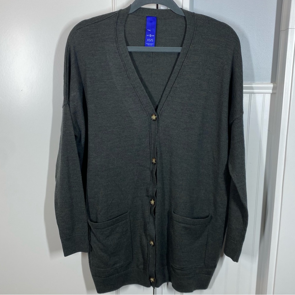 Kit and Ace Travel On Cardigan Merino Wool Green Gray Button V Neck Pockets XS/S